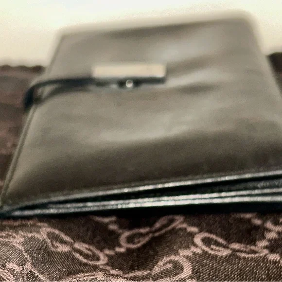 Vintage Gucci Black Leather Long Bifold Flap Wallet.  Clean Corners! - Picture 5 of 10